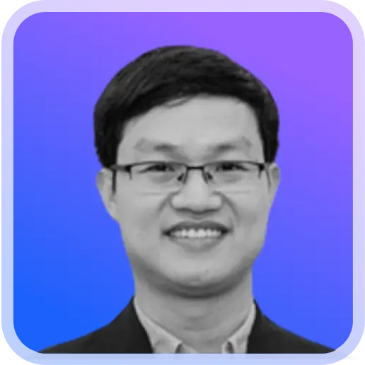 Team member managing lead discovery on Saleshandy